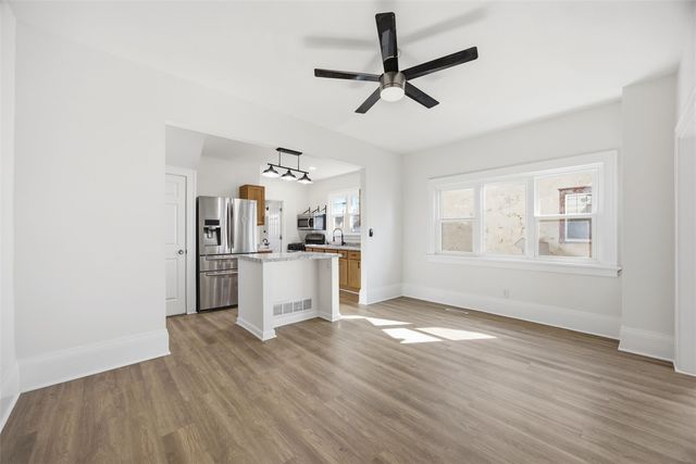 2423 1st Avenue SE, Cedar Rapids, IA 52402