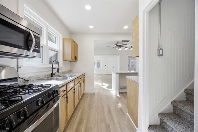 2423 1st Avenue SE, Cedar Rapids, IA 52402