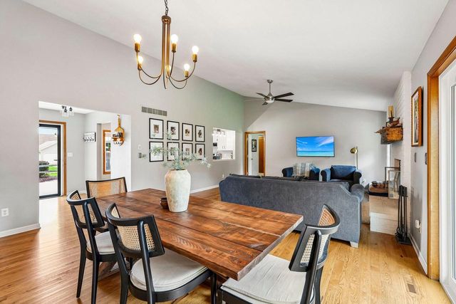 1917 Rustic WAY, Waukesha, WI 53186