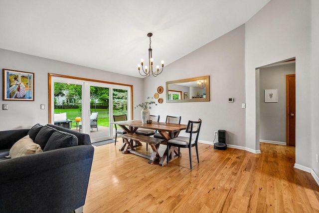 1917 Rustic WAY, Waukesha, WI 53186