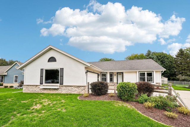 1917 Rustic WAY, Waukesha, WI 53186