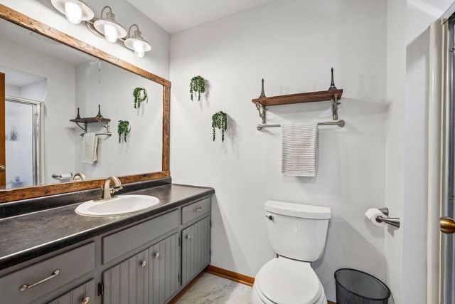 1917 Rustic WAY, Waukesha, WI 53186