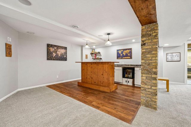 1917 Rustic WAY, Waukesha, WI 53186