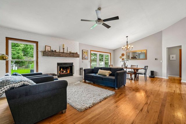 1917 Rustic WAY, Waukesha, WI 53186
