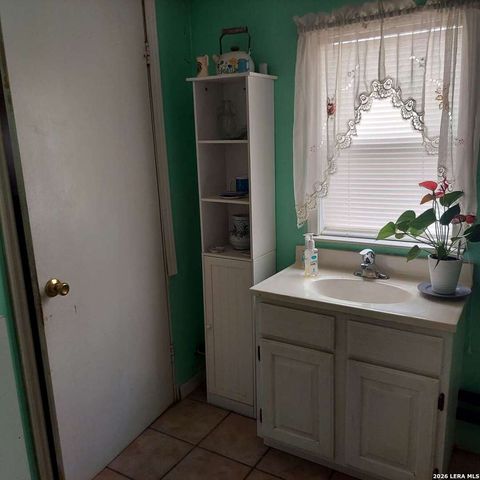 387 MILLS RANCH RD, Pleasanton, TX 78064