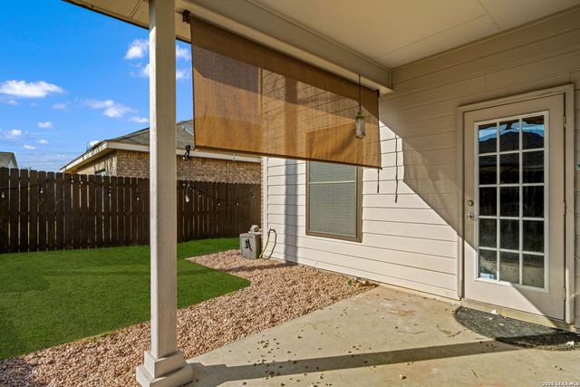 9810 Leubeck Ranch, Helotes, TX 78023