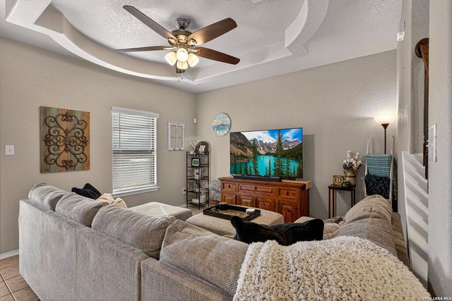 9810 Leubeck Ranch, Helotes, TX 78023