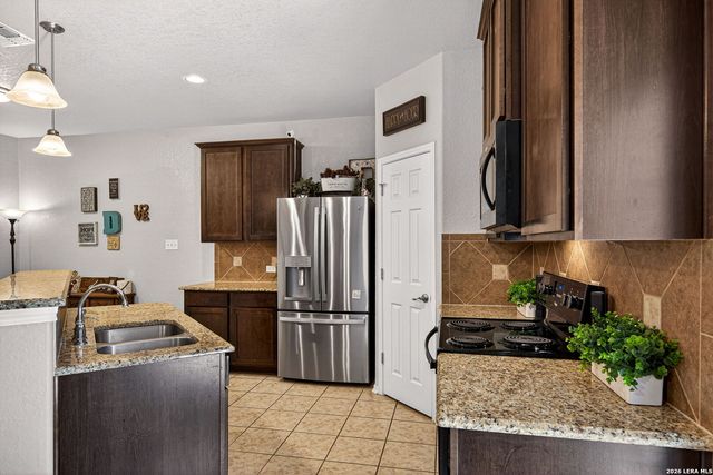 9810 Leubeck Ranch, Helotes, TX 78023