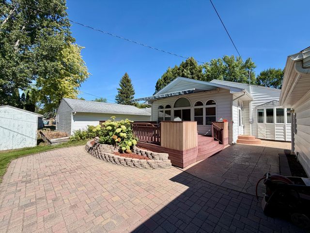 1117 1st Street S, Moorhead, MN 56560