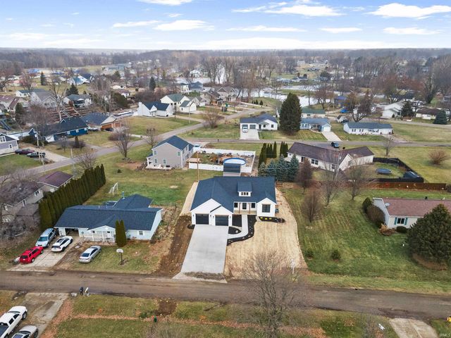 9186 E Snow White Road, Cromwell, IN 46732