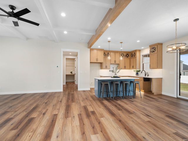 9186 E Snow White Road, Cromwell, IN 46732