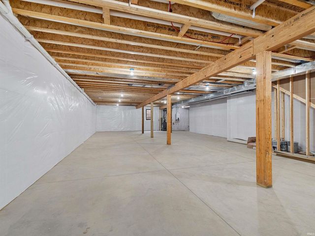 9186 E Snow White Road, Cromwell, IN 46732