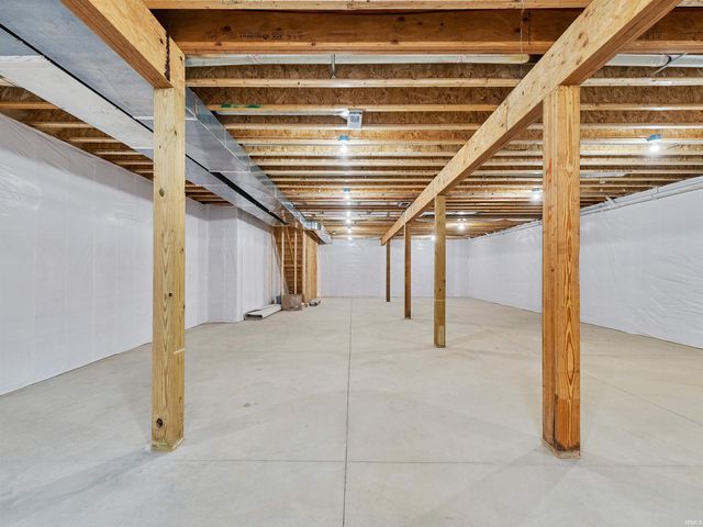 9186 E Snow White Road, Cromwell, IN 46732