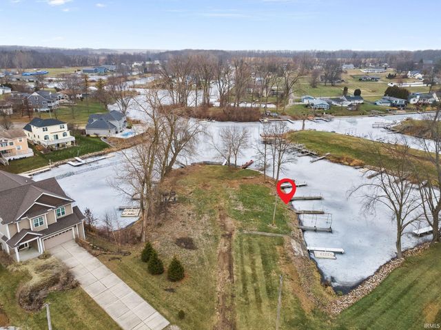 9186 E Snow White Road, Cromwell, IN 46732