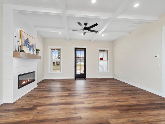 9186 E Snow White Road, Cromwell, IN 46732