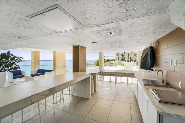 770 Claughton Island Drive 808, Miami, FL 33131