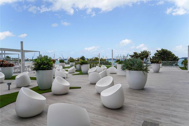 770 Claughton Island Drive 808, Miami, FL 33131