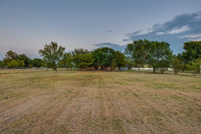 1015 Fm 981, Leonard, TX 75452