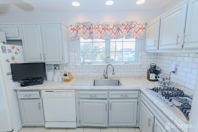 286 Harris Avenue, Middlesex, NJ 08846