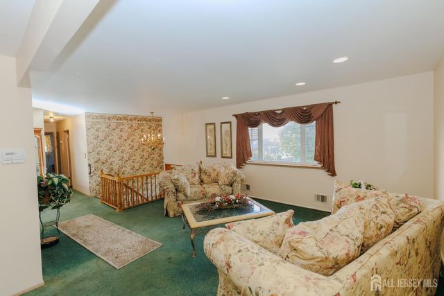 286 Harris Avenue, Middlesex, NJ 08846