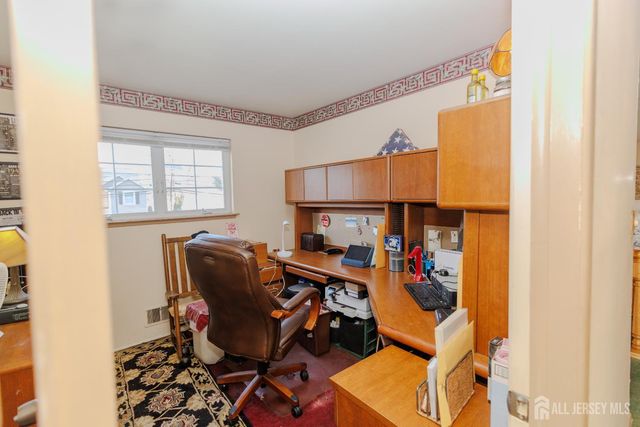 286 Harris Avenue, Middlesex, NJ 08846