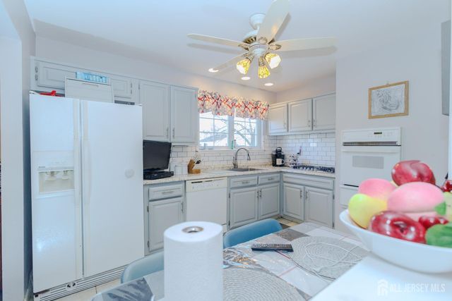 286 Harris Avenue, Middlesex, NJ 08846