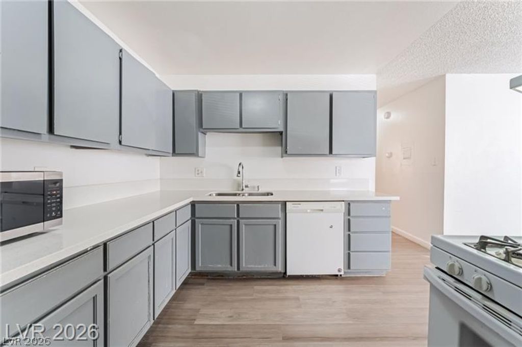 6982 Hopkins Drive, Las Vegas, NV 89156 — photo 5