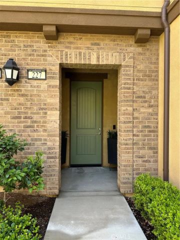 227 Carlow, Irvine, CA 92618