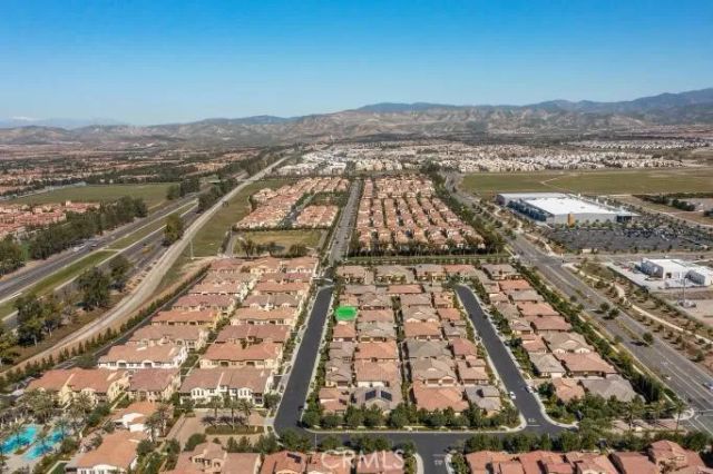 227 Carlow, Irvine, CA 92618