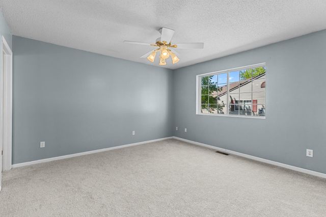 1344 Carriage Drive 1344-B, Hudson, WI 54016