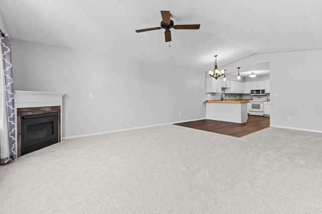 1344 Carriage Drive 1344-B, Hudson, WI 54016