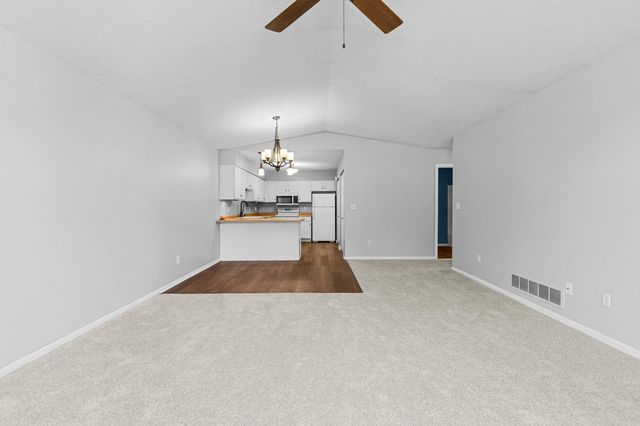 1344 Carriage Drive 1344-B, Hudson, WI 54016