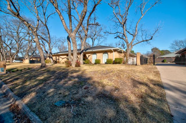 2517 Nantucket Drive, Sherman, TX 75092