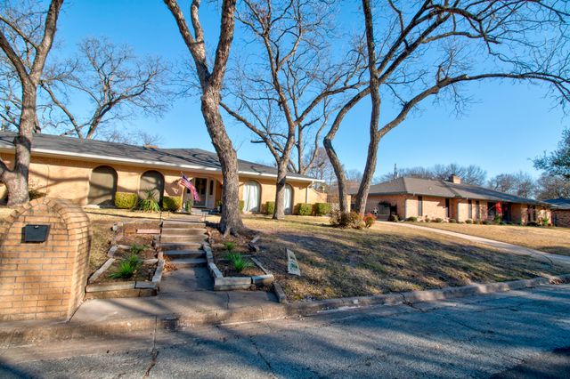 2517 Nantucket Drive, Sherman, TX 75092