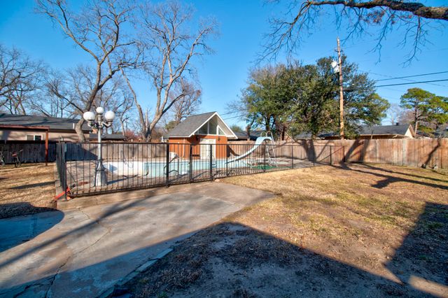 2517 Nantucket Drive, Sherman, TX 75092