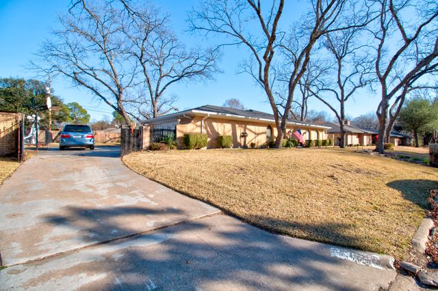 2517 Nantucket Drive, Sherman, TX 75092