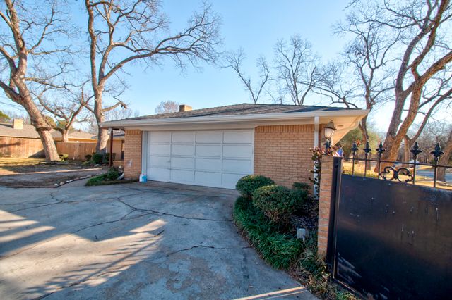 2517 Nantucket Drive, Sherman, TX 75092