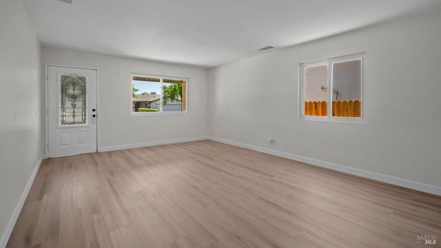 1900 New Jersey St, Fairfield, CA 94533