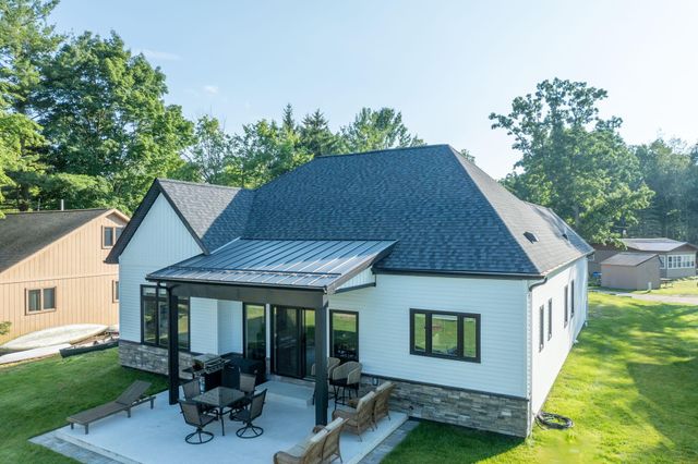 7784 C Court, Morton Twp, MI 49346