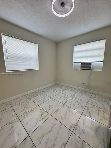 912 NW 9th Ave 8, Hallandale Beach, FL 33009