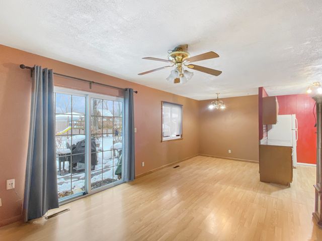 703 N Glenwood Avenue, Griffith, IN 46319