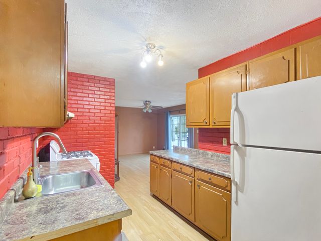 703 N Glenwood Avenue, Griffith, IN 46319