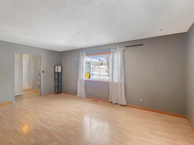 703 N Glenwood Avenue, Griffith, IN 46319