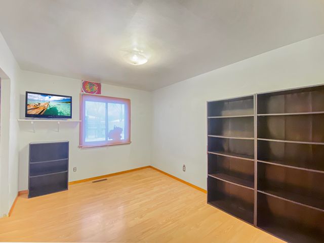 703 N Glenwood Avenue, Griffith, IN 46319