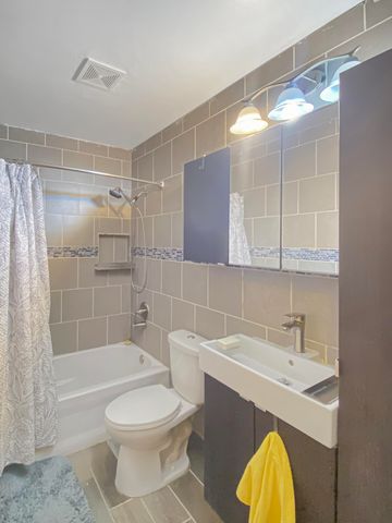 703 N Glenwood Avenue, Griffith, IN 46319