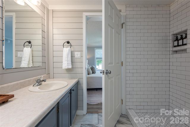 19 Sycamore Street, Asheville, NC 28804
