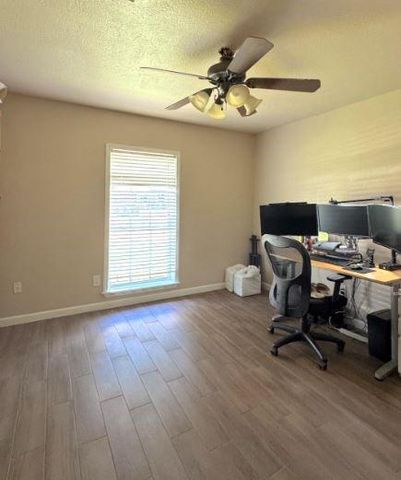 1410 Avenue D, Danbury, TX 77534