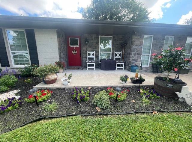 1410 Avenue D, Danbury, TX 77534