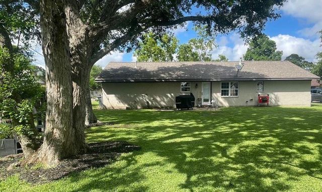 1410 Avenue D, Danbury, TX 77534