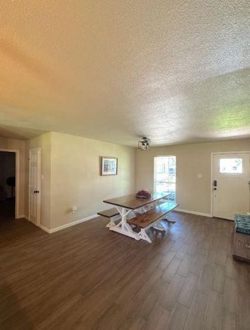 1410 Avenue D, Danbury, TX 77534